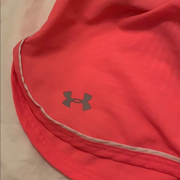 Under Armour Retro Shorts - Picture 4 of 6
